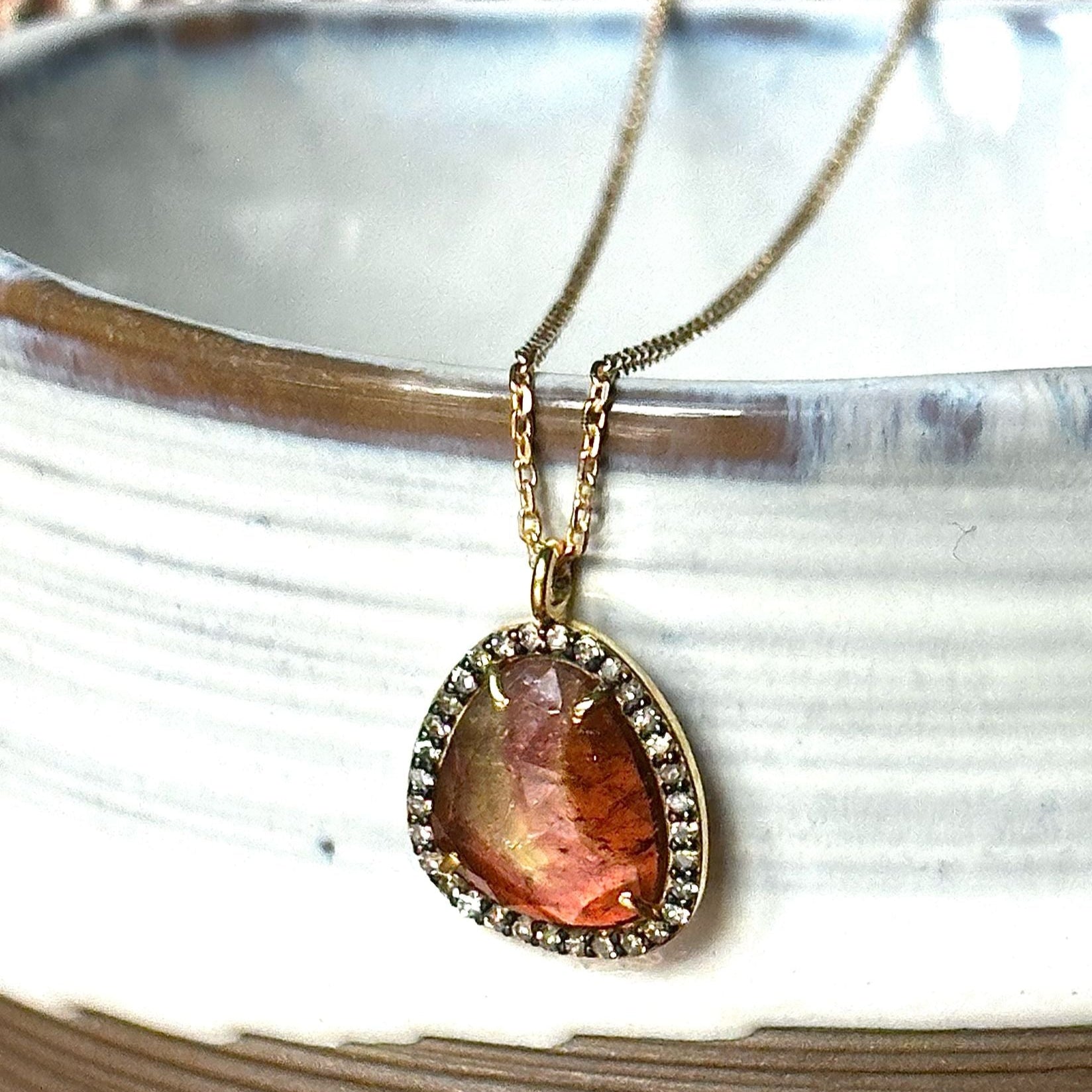 Collier Victoria Watermelon