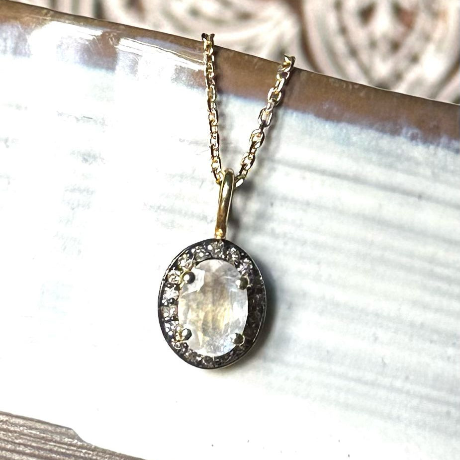 Collier Victoria Pierre de Lune