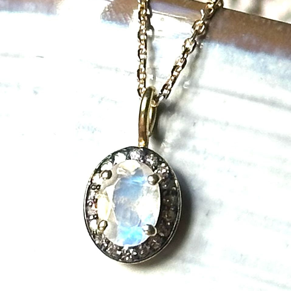 Collier Victoria Pierre de Lune