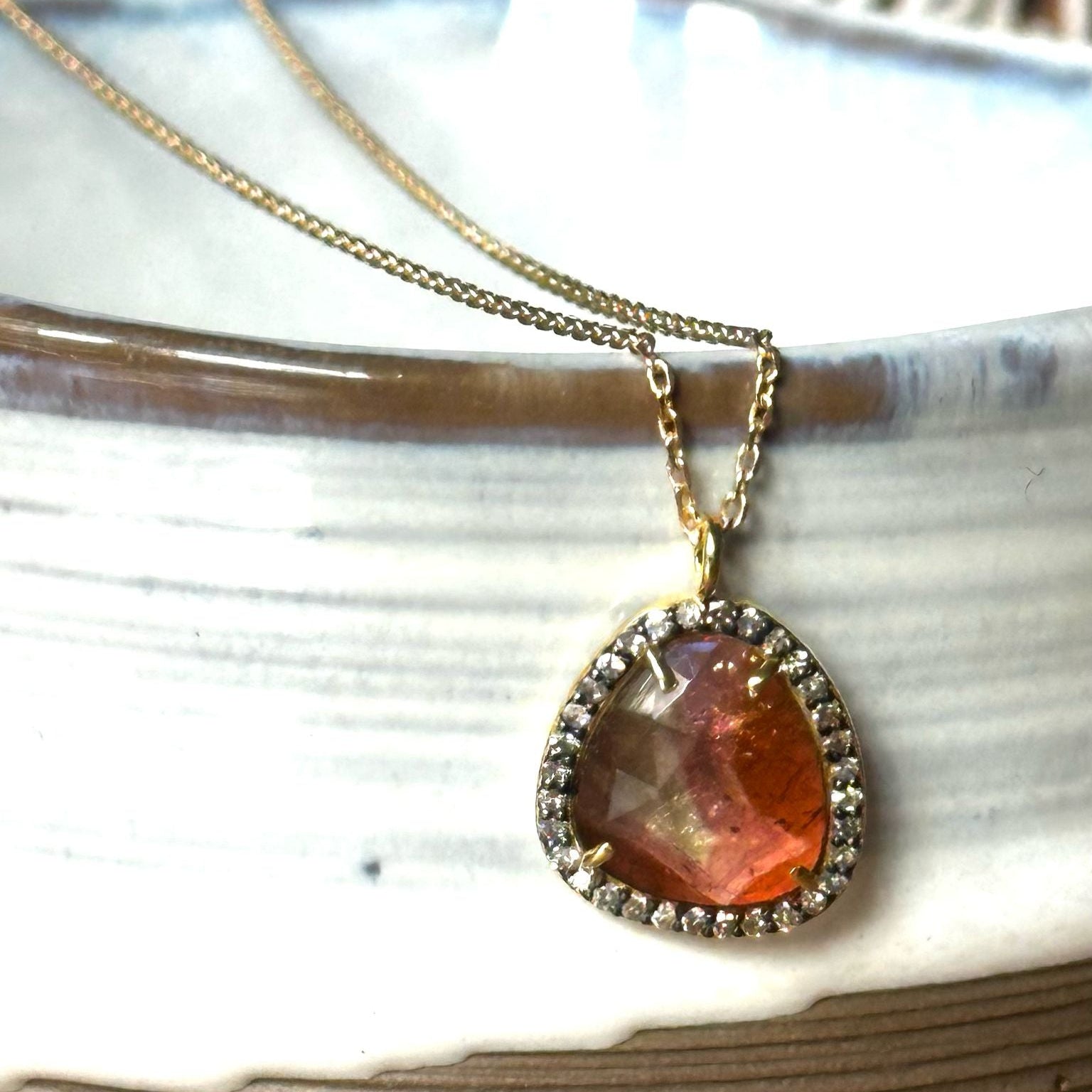 Collier Victoria Watermelon