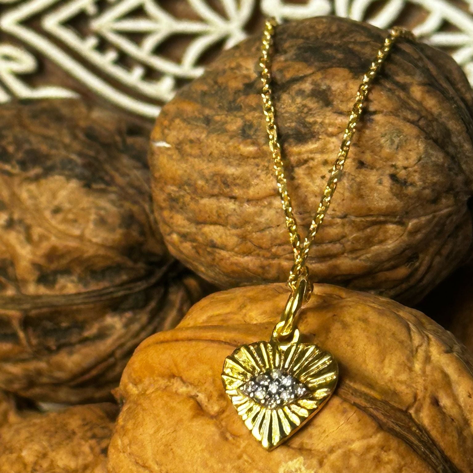 Collier Shine